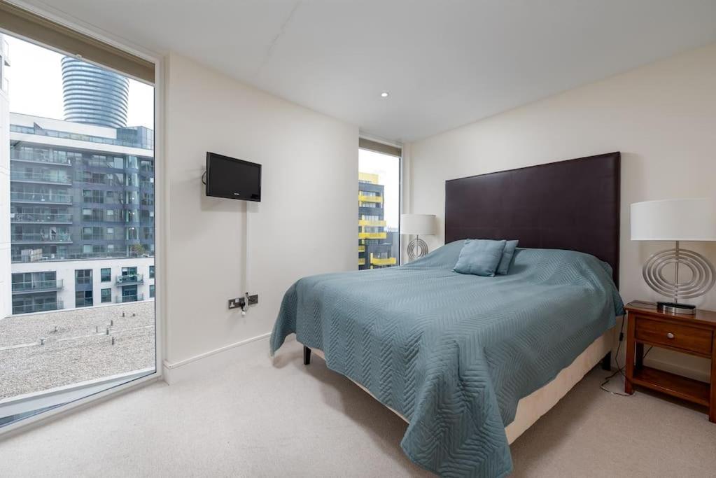 Canary Wharf By Capital *